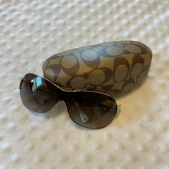 Coach Leanne Sunglasses - Picture 2 of 14